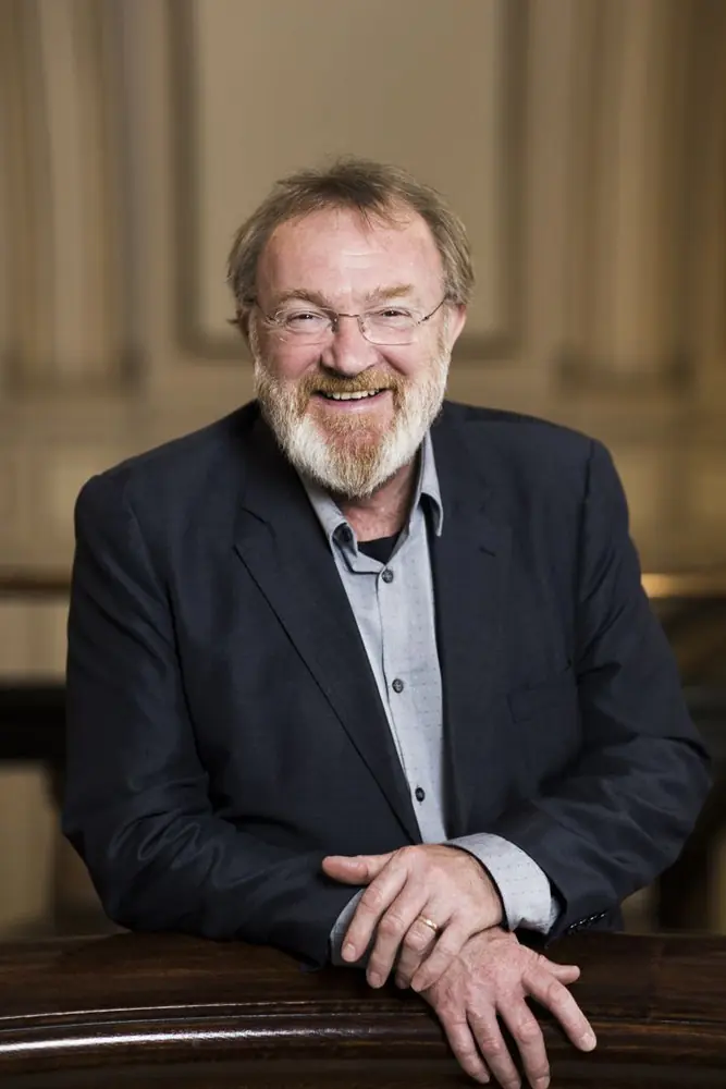 Martyn Brabbins