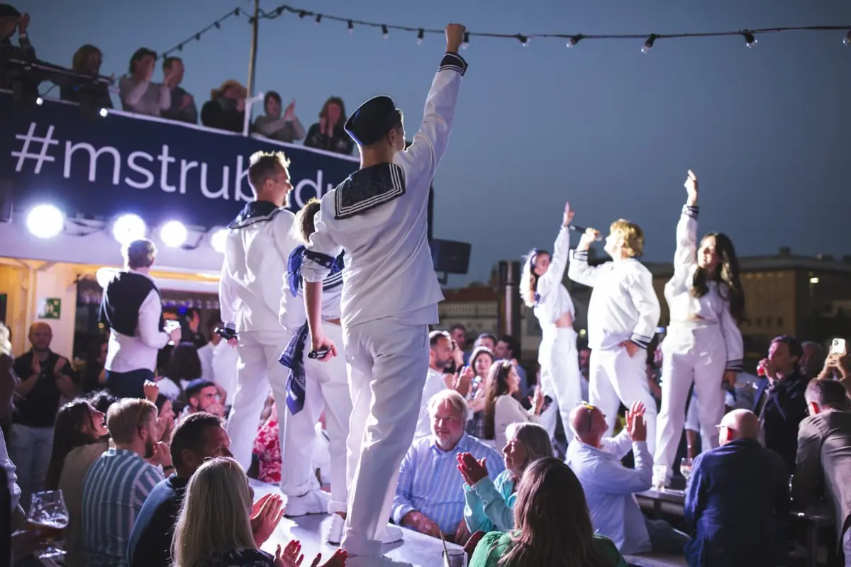 Shellfish Cruise with Show — Skärgårdslinjen, Gothenburg