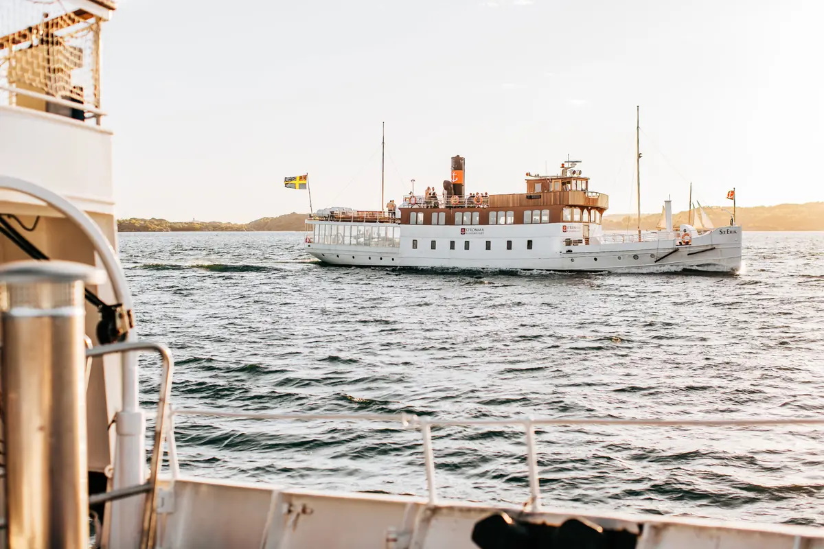 Katkarapujen ja lohen risteily trubaduurin kanssa — Strömma kanalbolaget, Göteborg