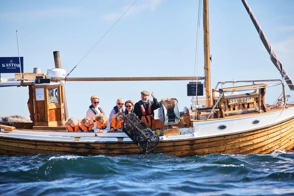 Guided Boat Trip with Crab Fishing — Kastor Boat Trips, Gothenburg