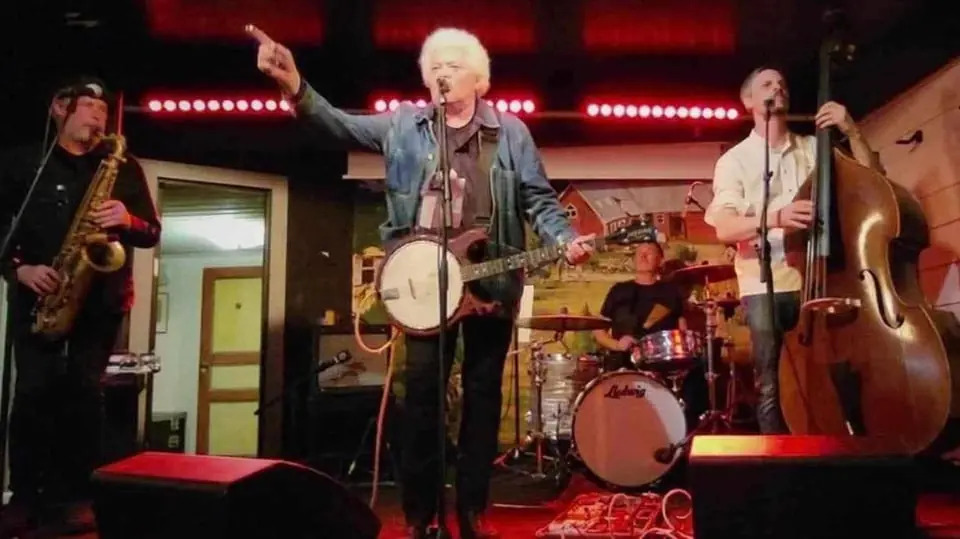 9 String Band, drums & Horn — Carlas Cafe, Näsby