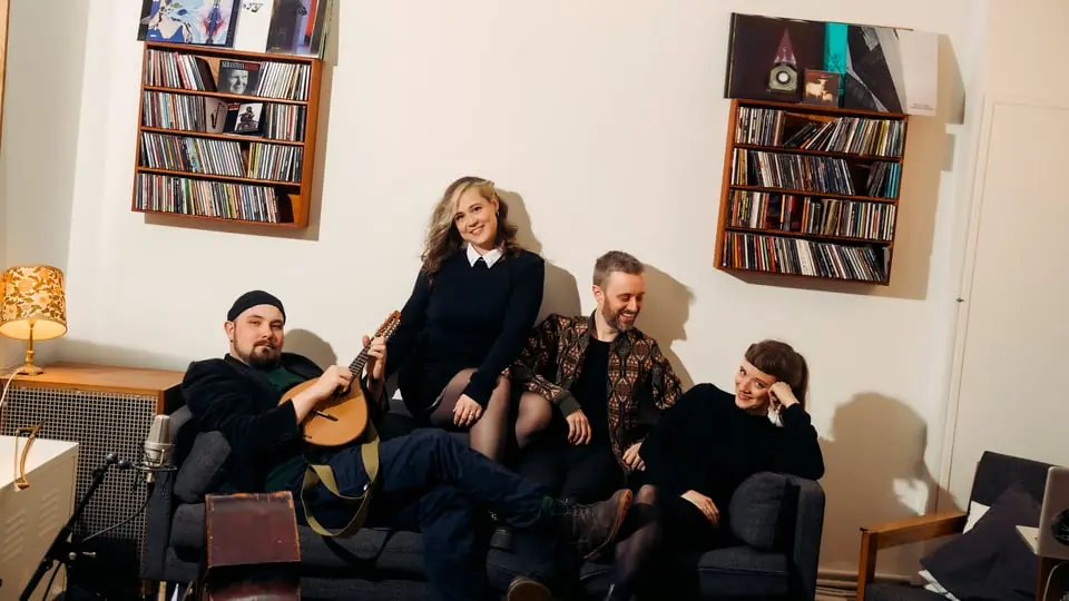 Floating Sofa Quartet at Tyrolen — TYROLEN i Blädinge, Alvesta