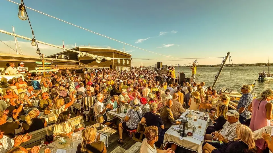Allsång på Björkö July 16 — Seaside Björkö, Bohus Björkö
