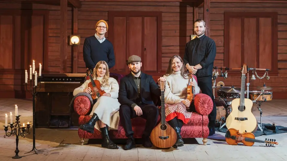 I MIDVINTERTID - JULKUL MED VÄTTERFOLK — Caféscenen i Spira, Jönköping