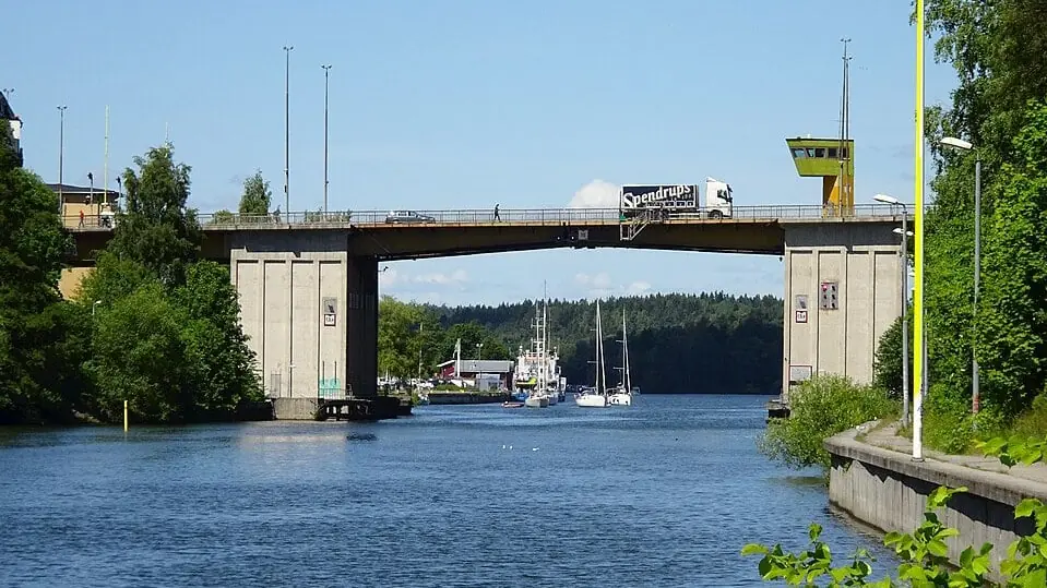 Kierros Södertäljeen siltojen alla, Bmu - Mh — Borgmästarudden, Södertälje