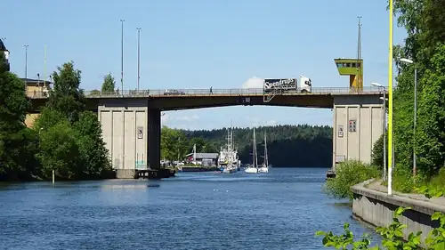 Kierros Södertäljen siltojen alla, Mh - Bmu