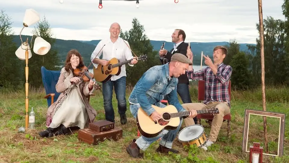 Môra-Per - Värmland Folk Rock Band — Esters Café Trädgårdsscen, Långserud