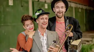 Teaterfestivaali | Tässä tulevat Ville Valle ja Viktor