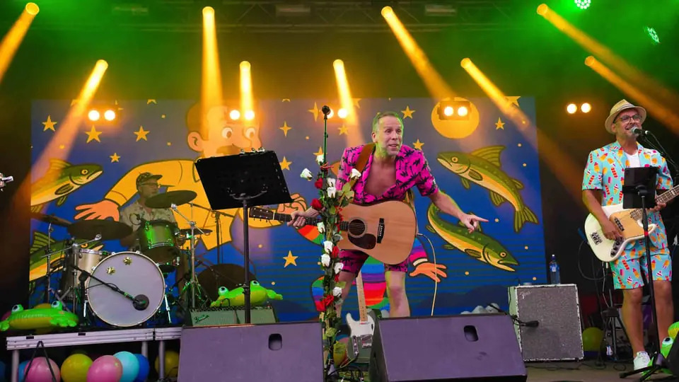 Allsångskryssning with Johan Östling — Olssons Bazar, Karlstad