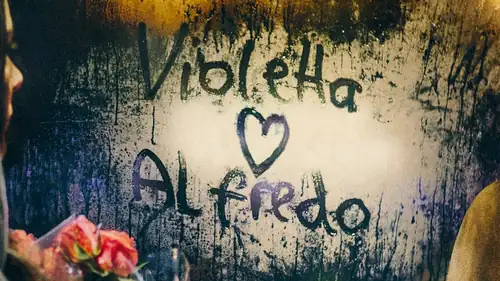 Violetta tar bussen