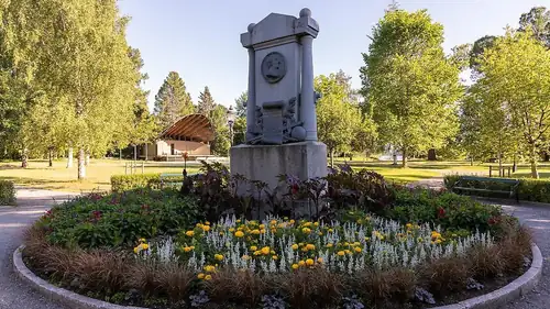 Opastettu kävely Vänorts ja Döbeln puistoissa