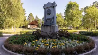 Opastettu kävely Vänorts ja Döbeln puistoissa