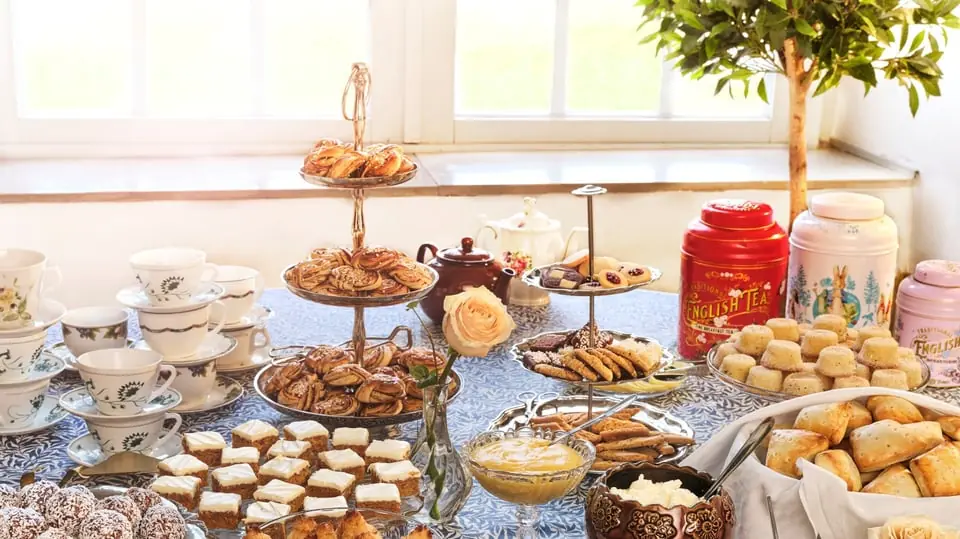 Afternoon tea: Hatt Couture at 14:30 — Livrustkammaren, Stockholm
