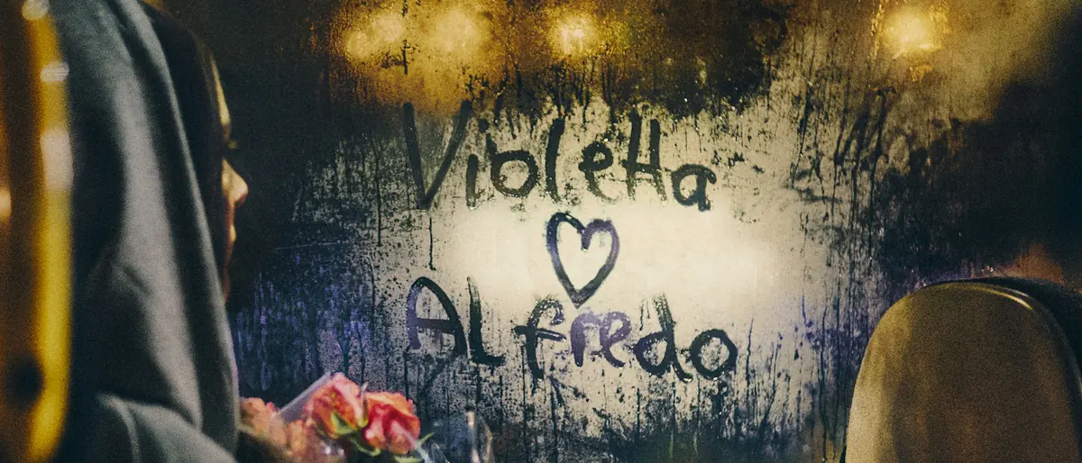 Violetta ottaa bussin — Sveasalen, Leksand