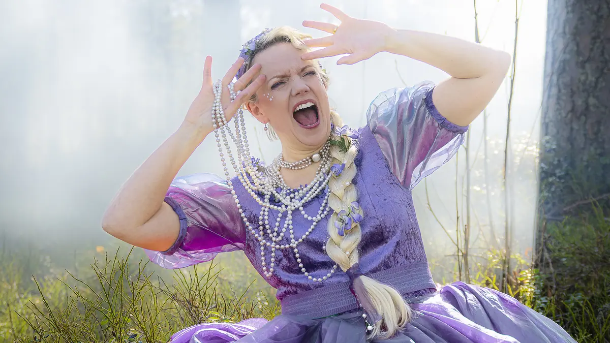 Naurava kuningatar — Folkets hus, Jokkmokk