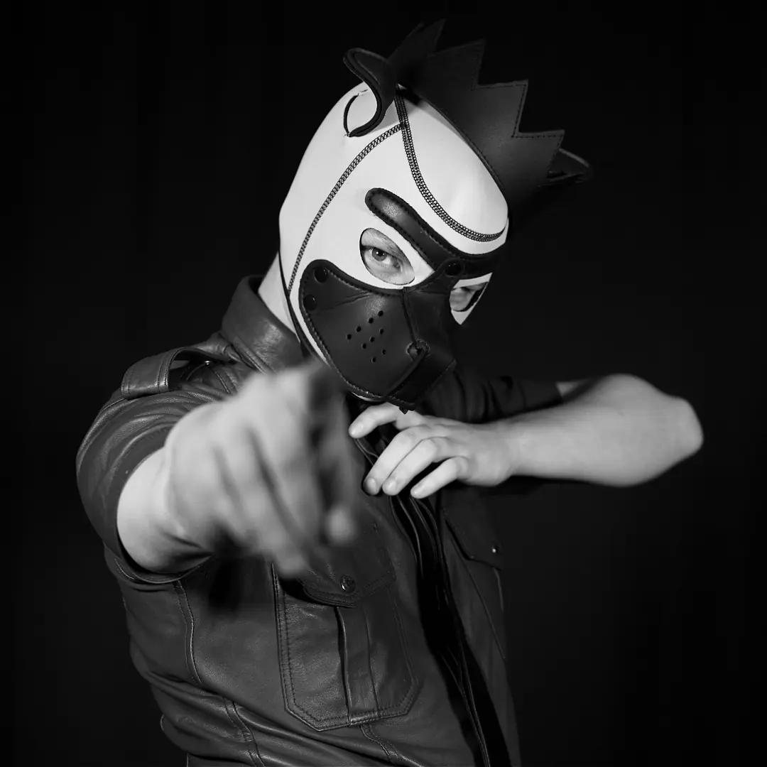 Pup Play: Queer-pseudoluento — Teater Tre, Tukholma