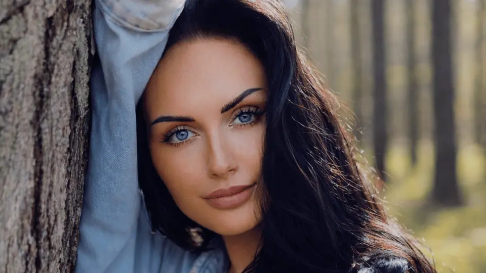 Belinda Charlene — Café Gula Huset, Броланда