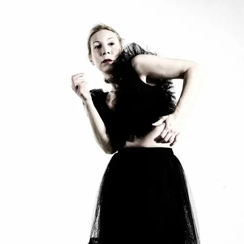 Sculpting Presence – Butoh-inspirerad rörelseworkshop