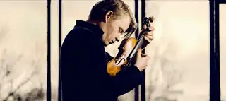 Пекка Куусисто в концерте для скрипки Сибелиуса