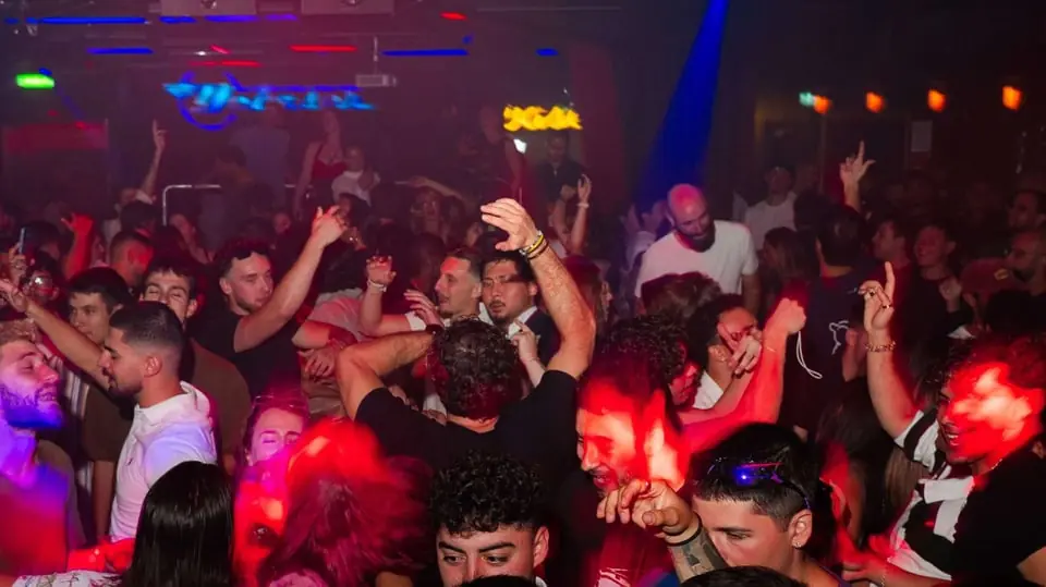 25/9 FAYER | DEBASER KLUBBEN — DEBASER NOVA, Stockholm