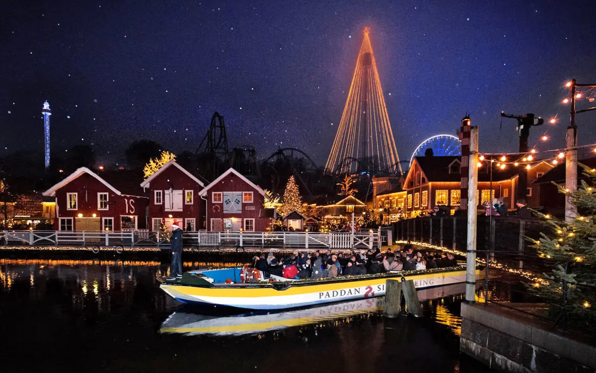 Christmas Tram to Liseberg — Paddan, Gothenburg