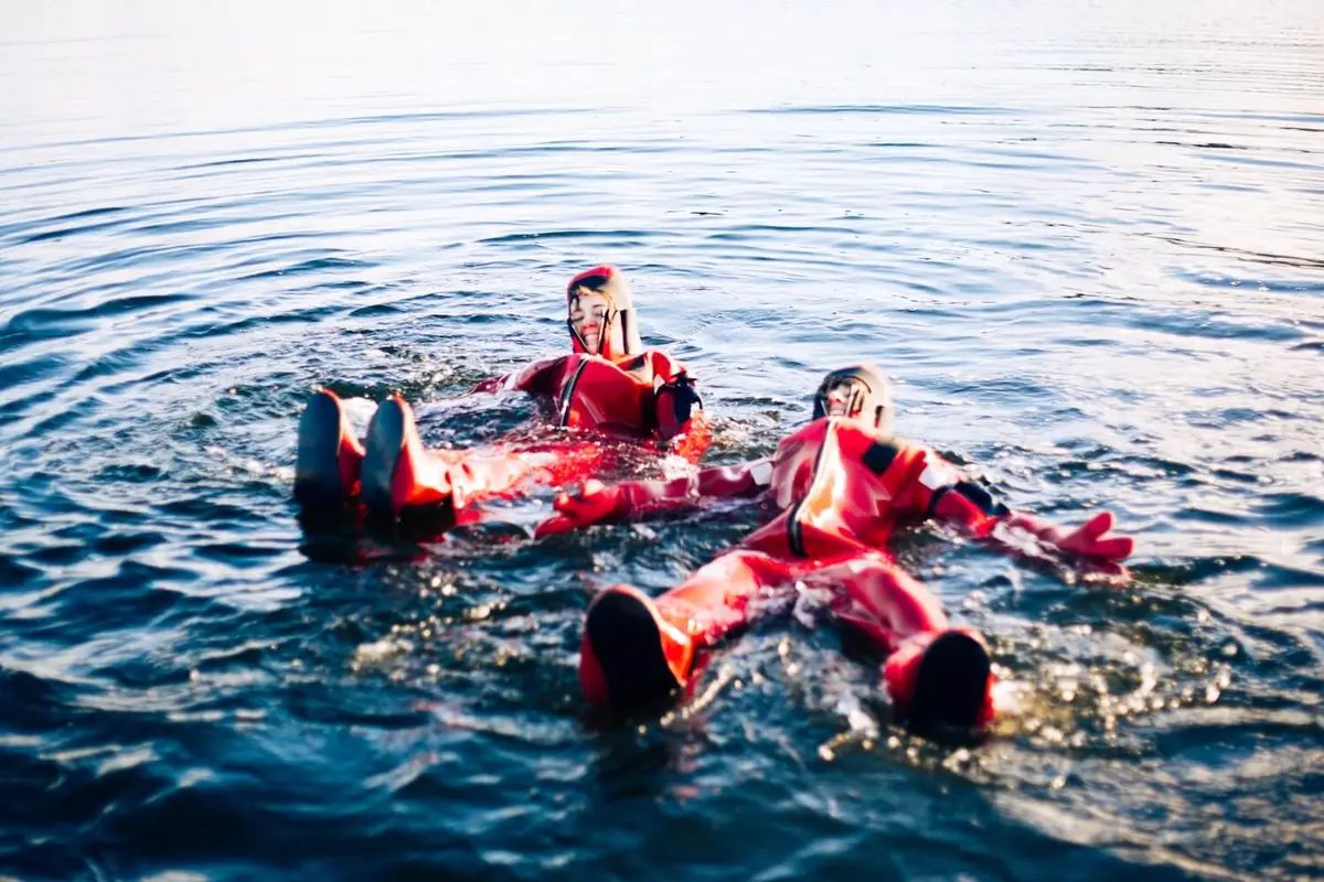 Autumn hike, lunch by the fire & floating in the archipelago — Skärgårdens Outdoor, Vaxholm