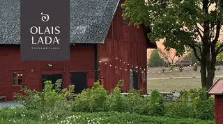Wreaths & Bubbles at Olais Lada
