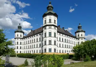 Omenapuutarhojen teemaesittely